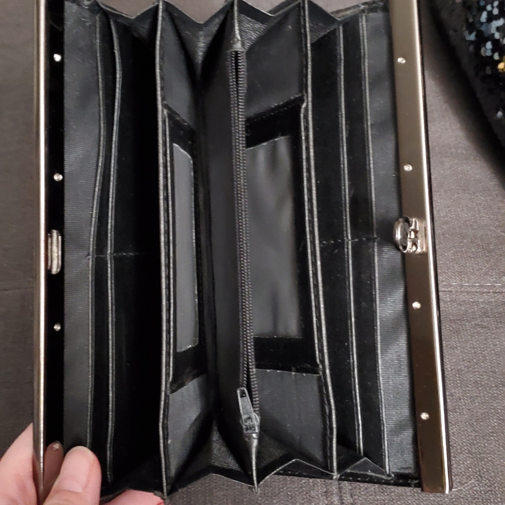 Black wallet - Picture 3 of 8